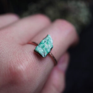 Śladem Natury - Pierścień z Surowym Szmaragdem r. 20,5