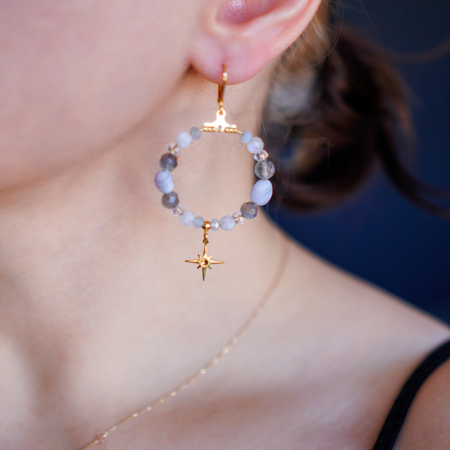 Kolczyki z labradorytem – Popielate Koła z kamieniami naturalnymi - obrazek 2