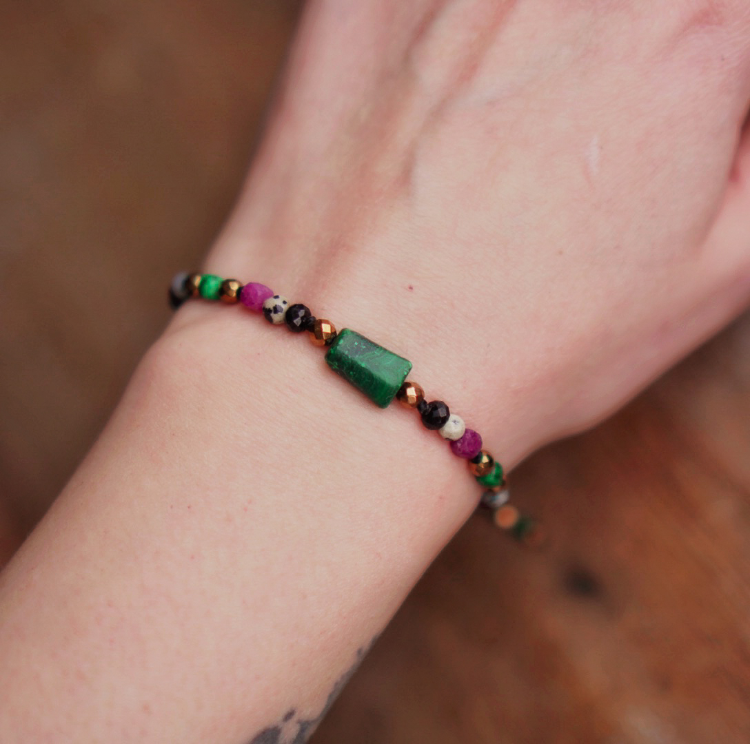 Power of the Scorpion - Bracelet with Malachite and Ruby - Image 3