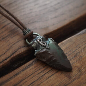 Runiczny Talizman Berkanan z Grotem Agatu