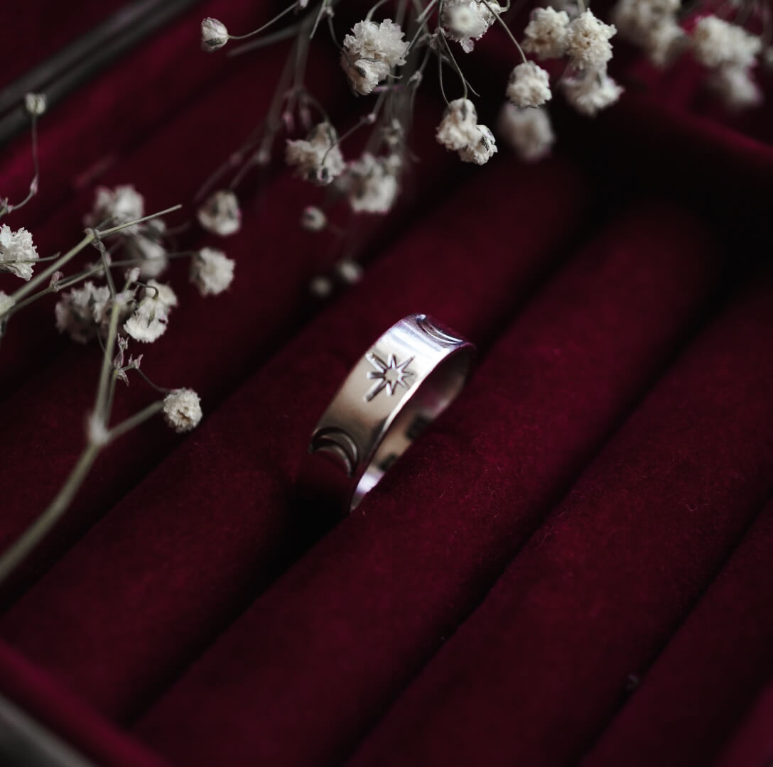 Silver Ring Night Secrets - size 13. - Image 3