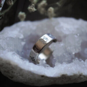 Srebrny Pierścionek Nocne Tajemnice - rozmiar 13.