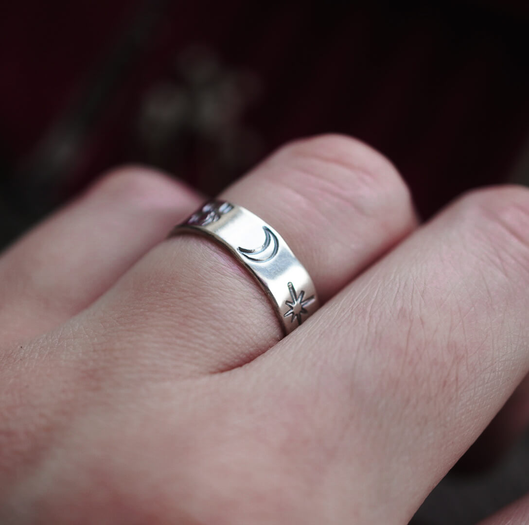 Silver Ring Night Secrets - size 13. - Image 2