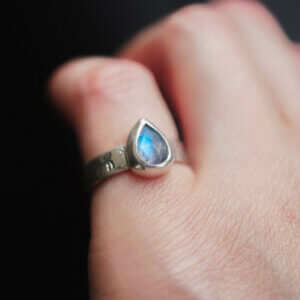Srebrna Łza Księżyca - Pierścionek z K. Księżycowym r. 11