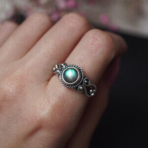 Srebrny Pierścionek z Labradorytem – Magia Nocy, Rozmiar 19,5