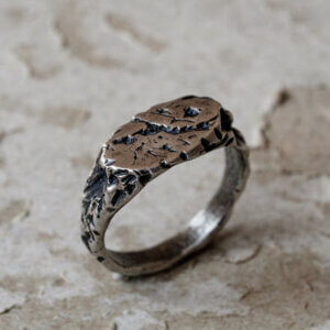 srebrny pierścionek skała, rozmiar 19, satynowe wykończenie