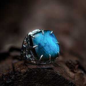 Silver ring with labradorite - talisman of light and shadow (r.15)