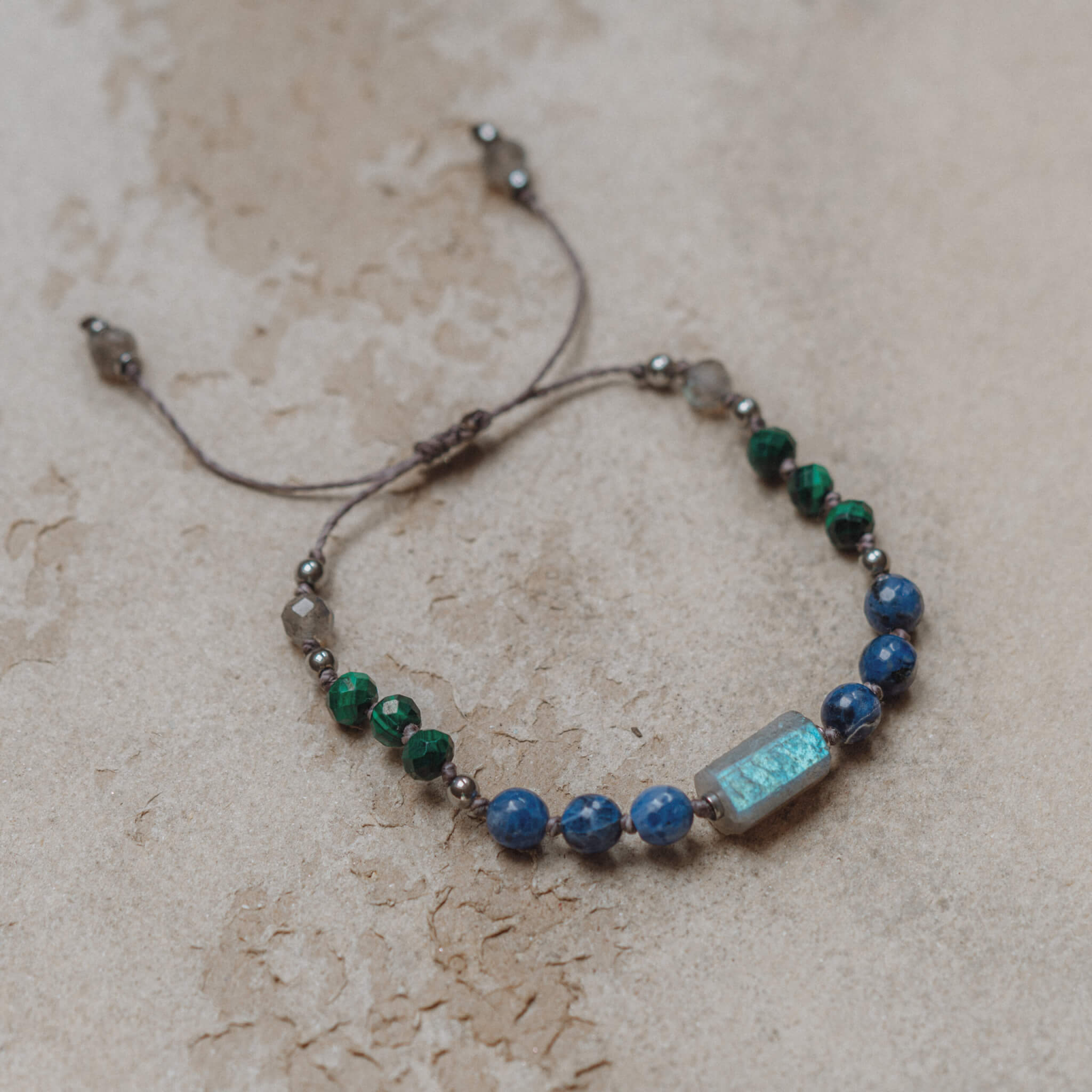 Bracelet with labradorite and sodalite "Night and Magic" - Image 3