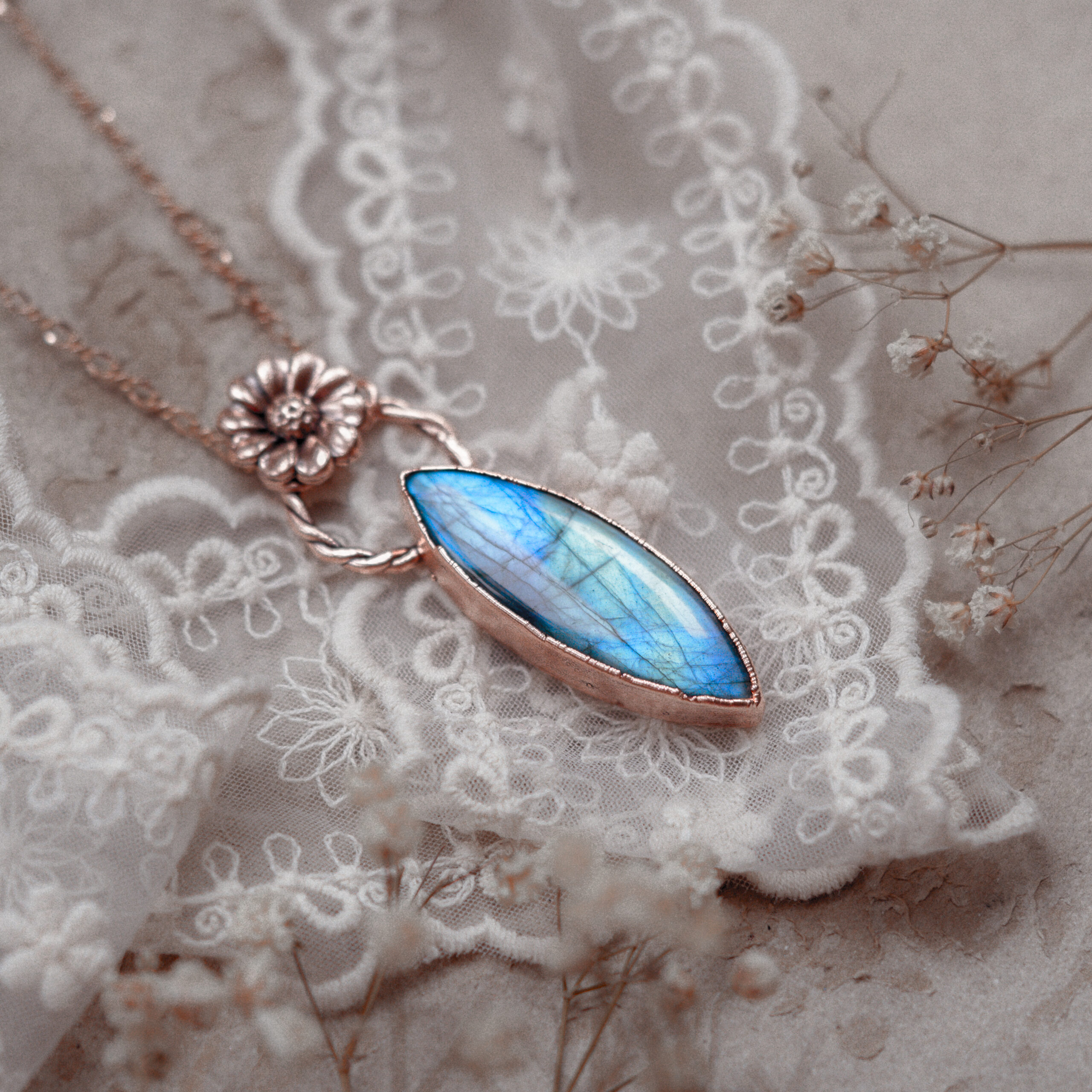 Copper necklace with labradorite Flower of Light
