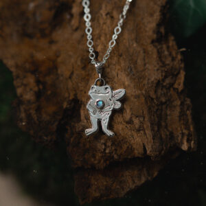 zawieszka żabka z księżycowym kamieniem na łańcuszku