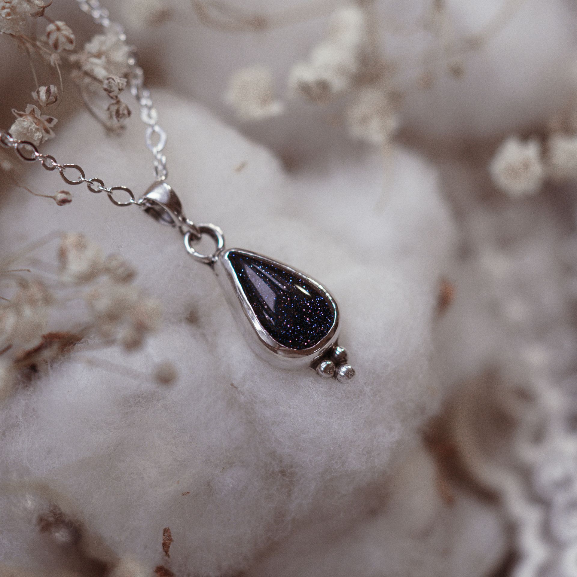 Srebrny naszyjnik z Nocą Kairu – ręcznie wykonany - obrazek 3